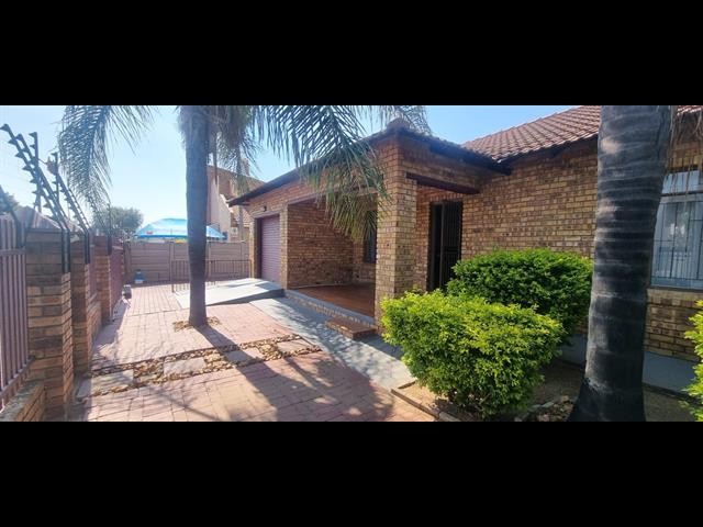 2 Bedroom House to let in Bendor