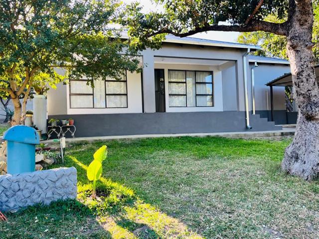 3 Bedroom House for sale in Kampersrus