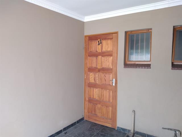 Bachelor apartment to let in Moregloed