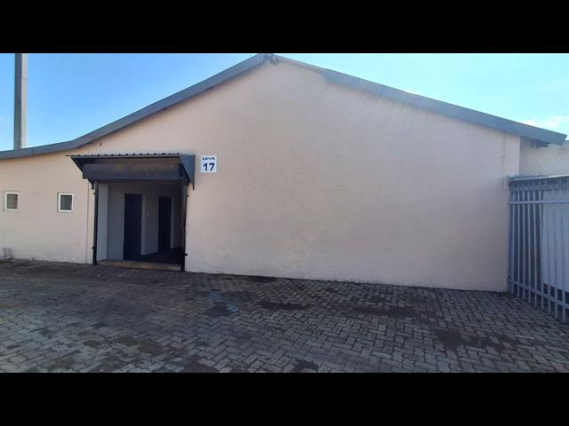 240m² Industrial space to let in Ladine