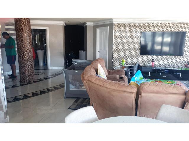 3 Bedroom Apartment for sale in Point Waterfront