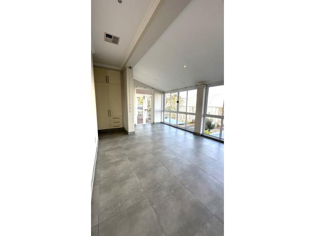 2 Bedroom Cluster to let in Point Waterfront