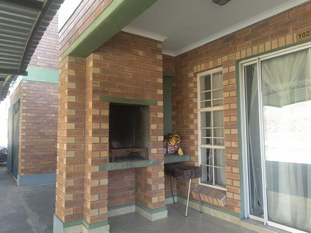 3 Bedroom Apartment for sale in Waterval East