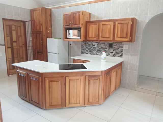 3 Bedroom Simplex for sale in Bendor