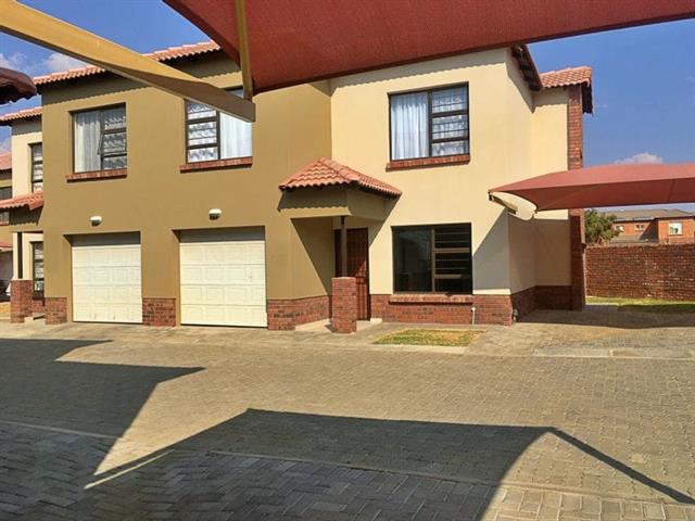 3 Bedroom House for sale in Waterval East