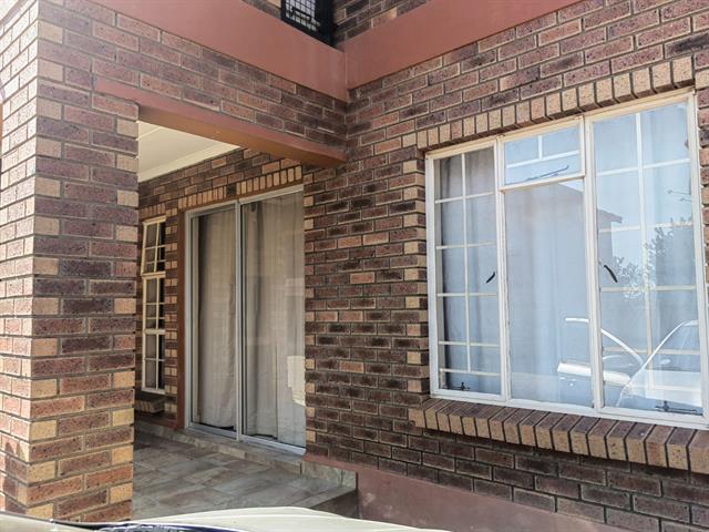 3 Bedroom House for sale in Waterval East