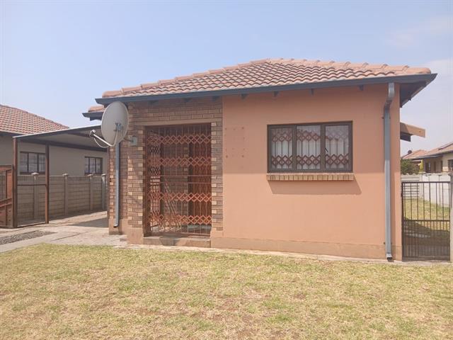 3 Bedroom House for sale in Waterval East