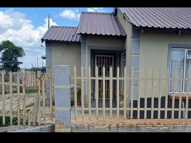 3 Bedroom House for sale in Ikageng