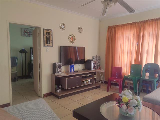 2 Bedroom Apartment for sale in Rustenburg Central