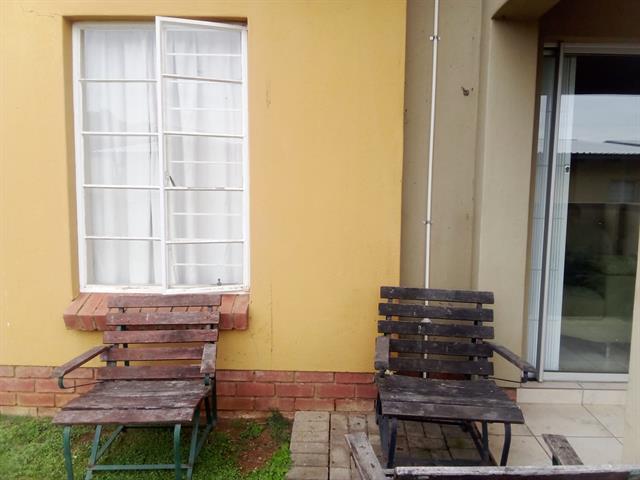 2 Bedroom Apartment to let in Waterval East