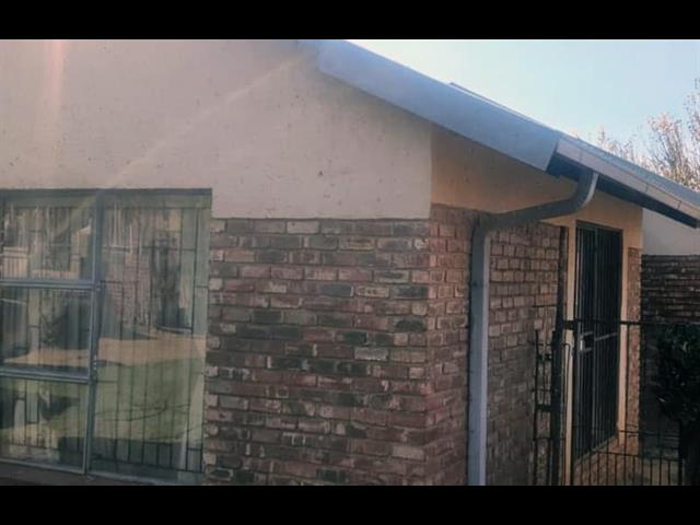 2 Bedroom House for sale in Potchefstroom Central