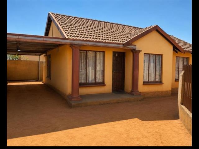 3 Bedroom House for sale in Tlhabane West
