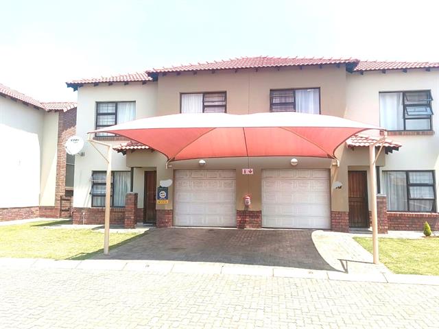 3 Bedroom Duplex for sale in Waterval East