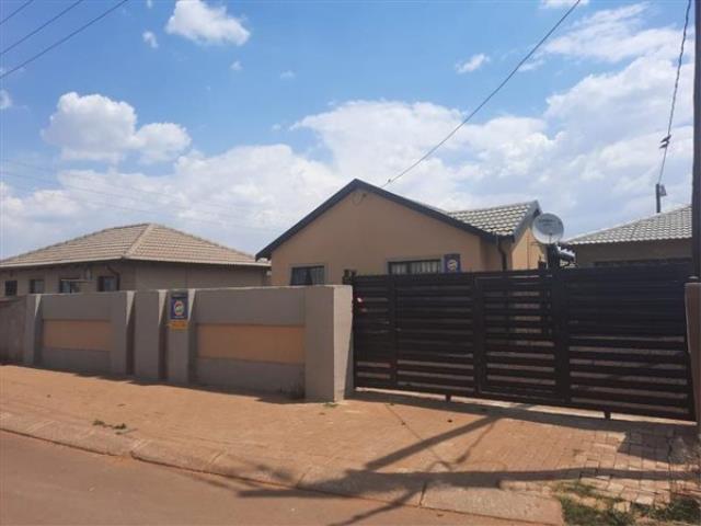 3 Bedroom House for sale in Evaton West