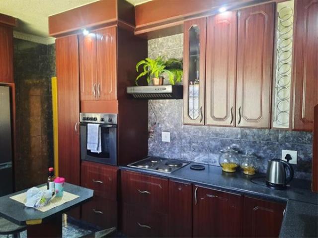 3 Bedroom House for sale in Steel Park