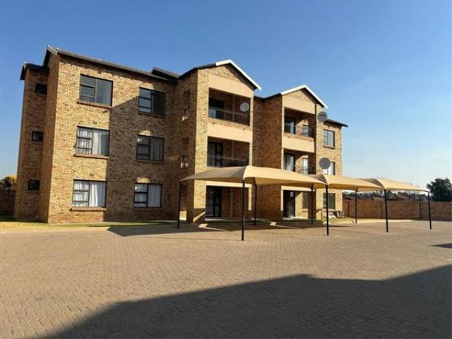 3 Bedroom Apartment for sale in Waldrift