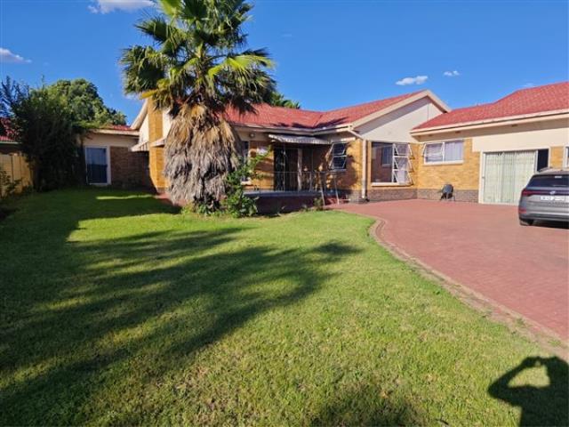 11 Bedroom House for sale in Vanderbijlpark SE 7