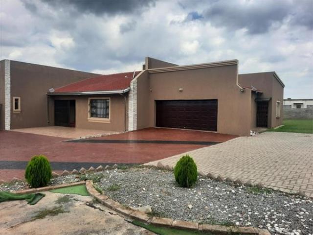 4 Bedroom House for sale in Daleside