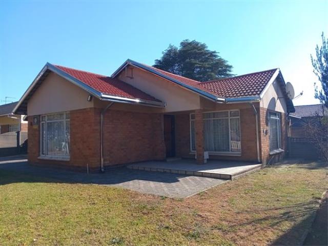 3 Bedroom House for sale in Vanderbijlpark CE 5
