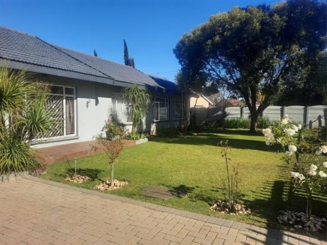 4 Bedroom House for sale in Arcon Park