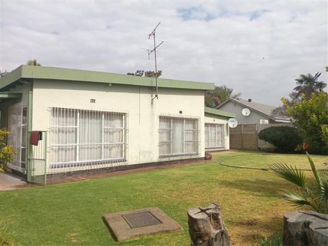 3 Bedroom House for sale in Vanderbijlpark SE 6