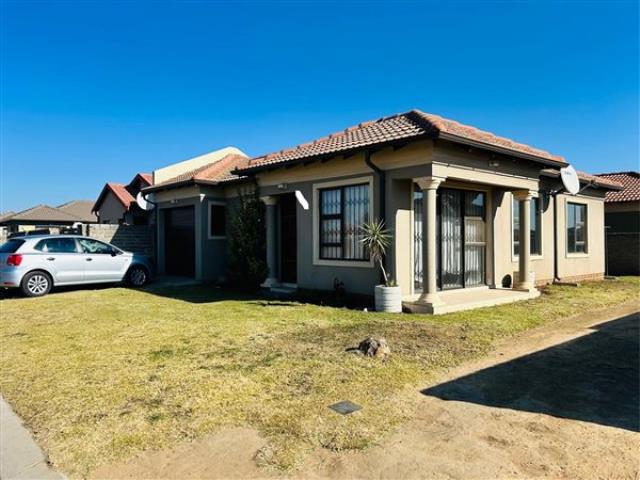3 Bedroom House for sale in Vanderbijlpark CE 3