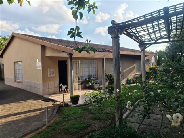 3 Bedroom House for sale in Sasolburg Central
