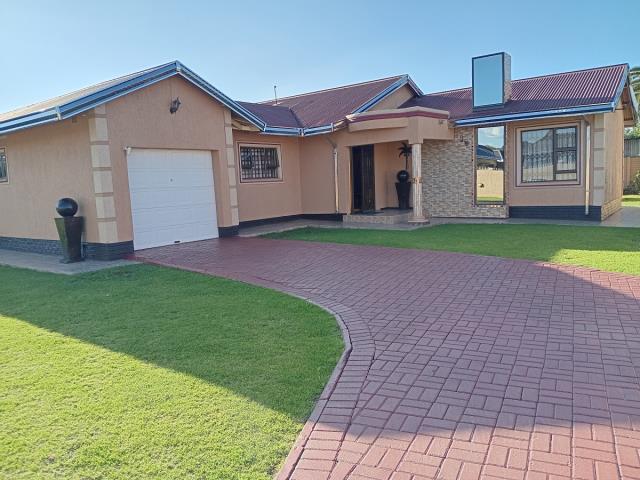 3 Bedroom House for sale in Vanderbijlpark CE 4