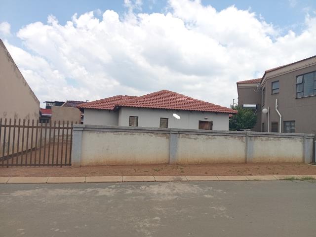 3 Bedroom House for sale in Vanderbijlpark CE7