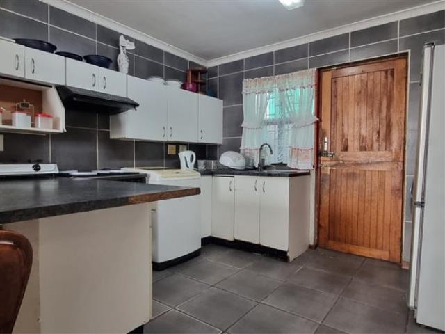 3 Bedroom House for sale in New Macassar Village