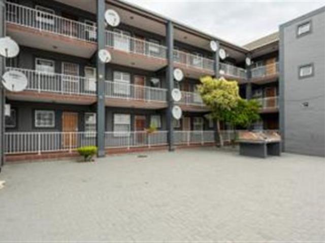 2 Bedroom Apartment for sale in Cloetesville