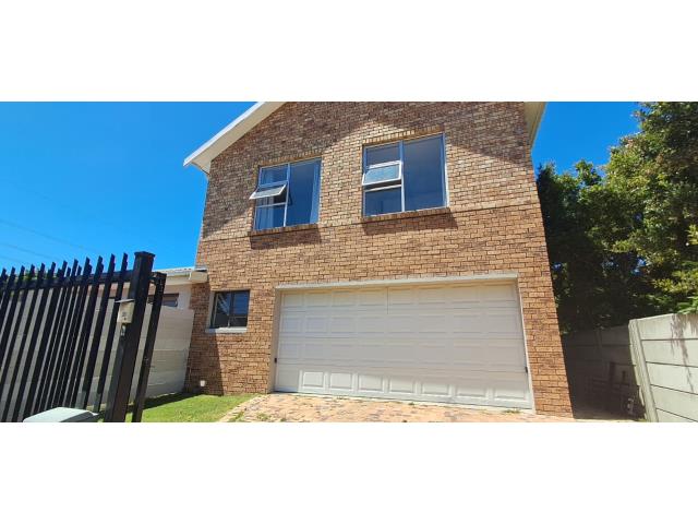 4 Bedroom House to let in Die Bos