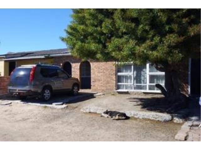 6 Bedroom House for sale in Deaconville