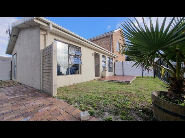 2 Bedroom Flat to let in Die Bos