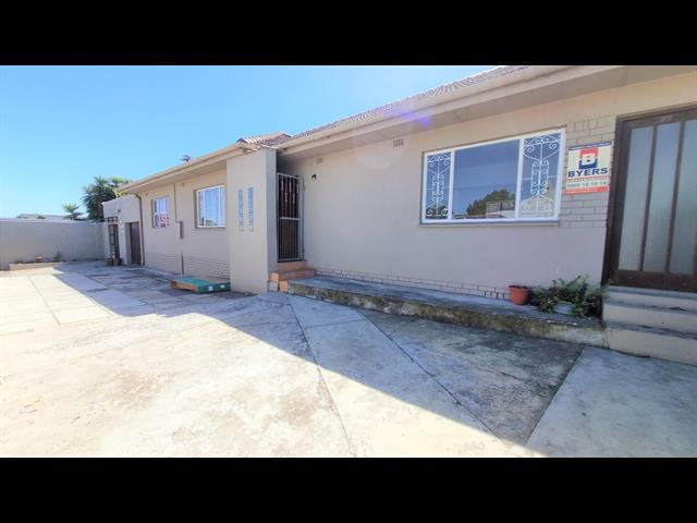 3 Bedroom House to let in Churchill Estate