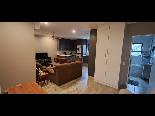 2 Bedroom House to let in Strand South