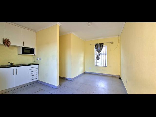 2 Bedroom House to let in Broadlands Village