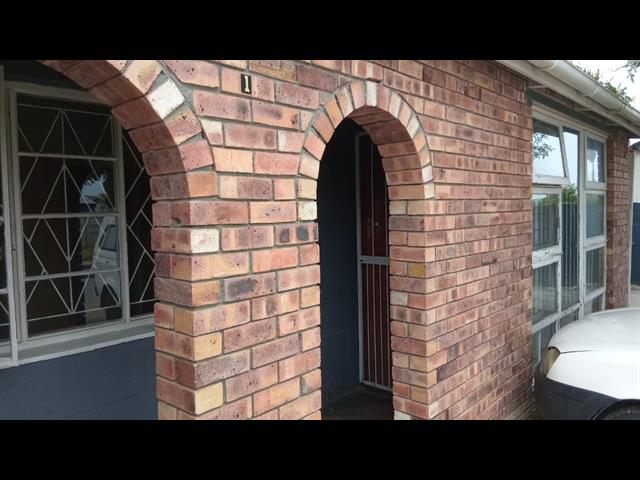 6 Bedroom House for sale in Deaconville