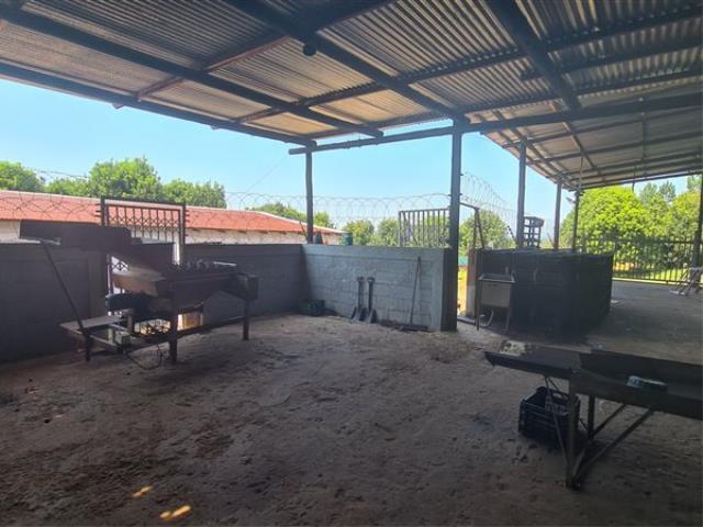 158900  m² Commercial Farm for sale in White River Rural