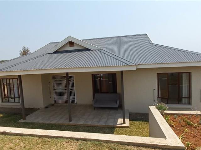3 Bedroom House for sale in Fairlands Estate