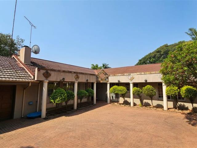 4 Bedroom House for sale in White River Central