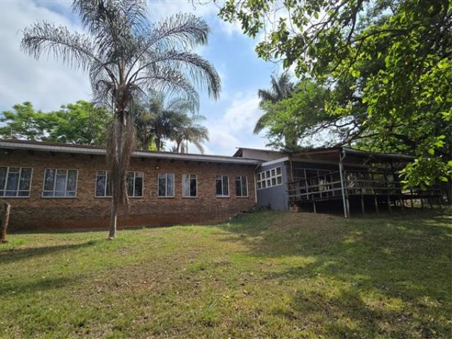 68000  m² Farm Land for sale in Boschrand