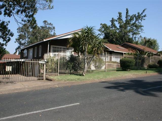 4 Bedroom House for sale in Kingsview