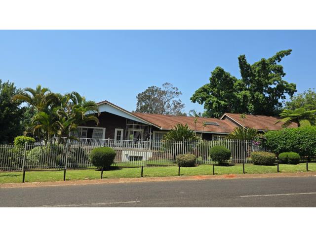 4 Bedroom House to let in Kingsview