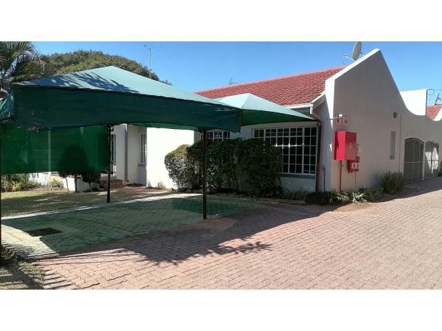 3 Bedroom Townhouse for sale in White River Central