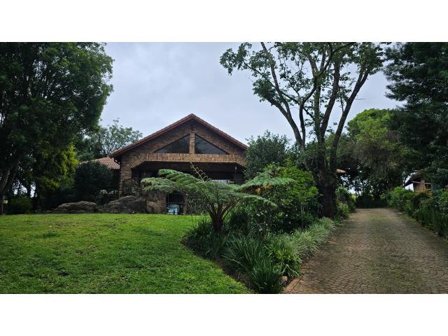 4 Bedroom House for sale in White River Country Estate