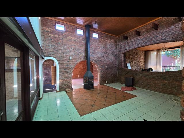 5 Bedroom House for sale in Colts Hill