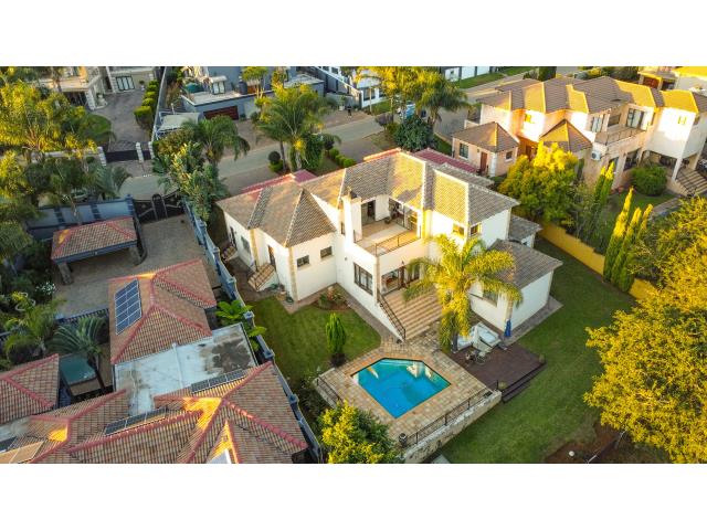 4 Bedroom House for sale in Ruimsig Country Estate