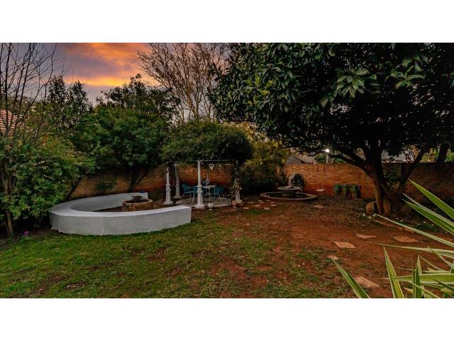 2 Bedroom House for sale in Willowbrook