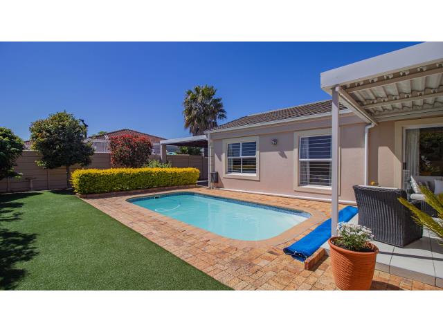 3 Bedroom House for sale in Sunningdale